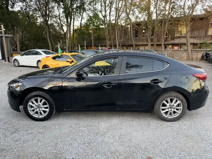 Mazda Mazda3 2016 photo 3
