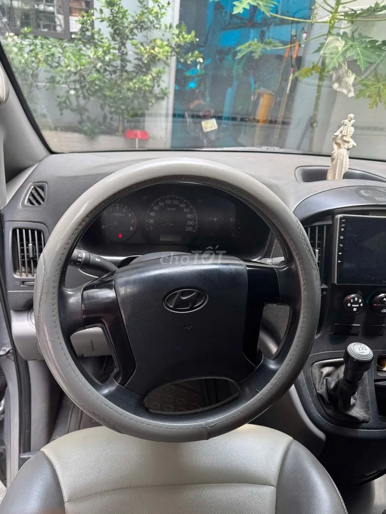 Hyundai Starex 2013 photo 2