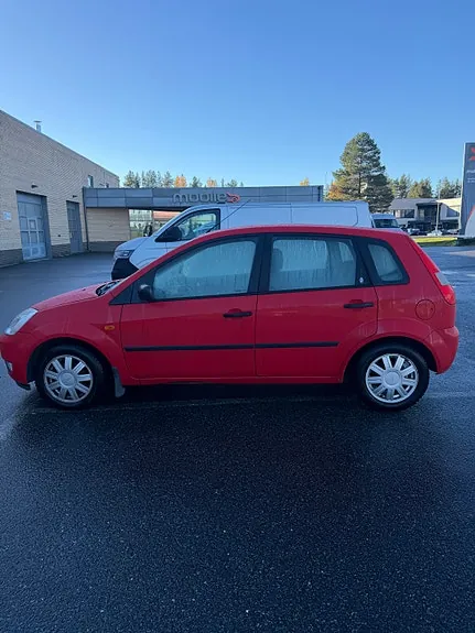 Ford Fiesta 2003 photo 2