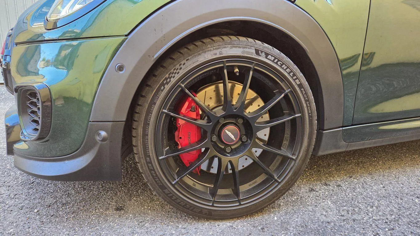 Mini John Cooper Works 2018 photo 3
