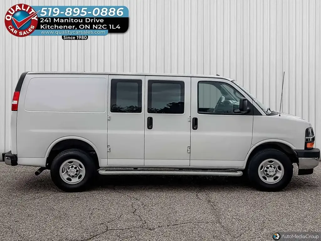 Chevrolet Express 2500 2024 photo 3