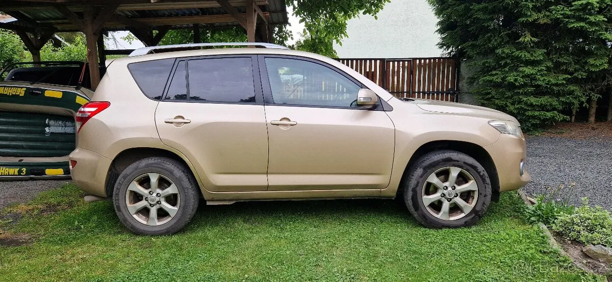 Toyota Rav4 2011 photo 2