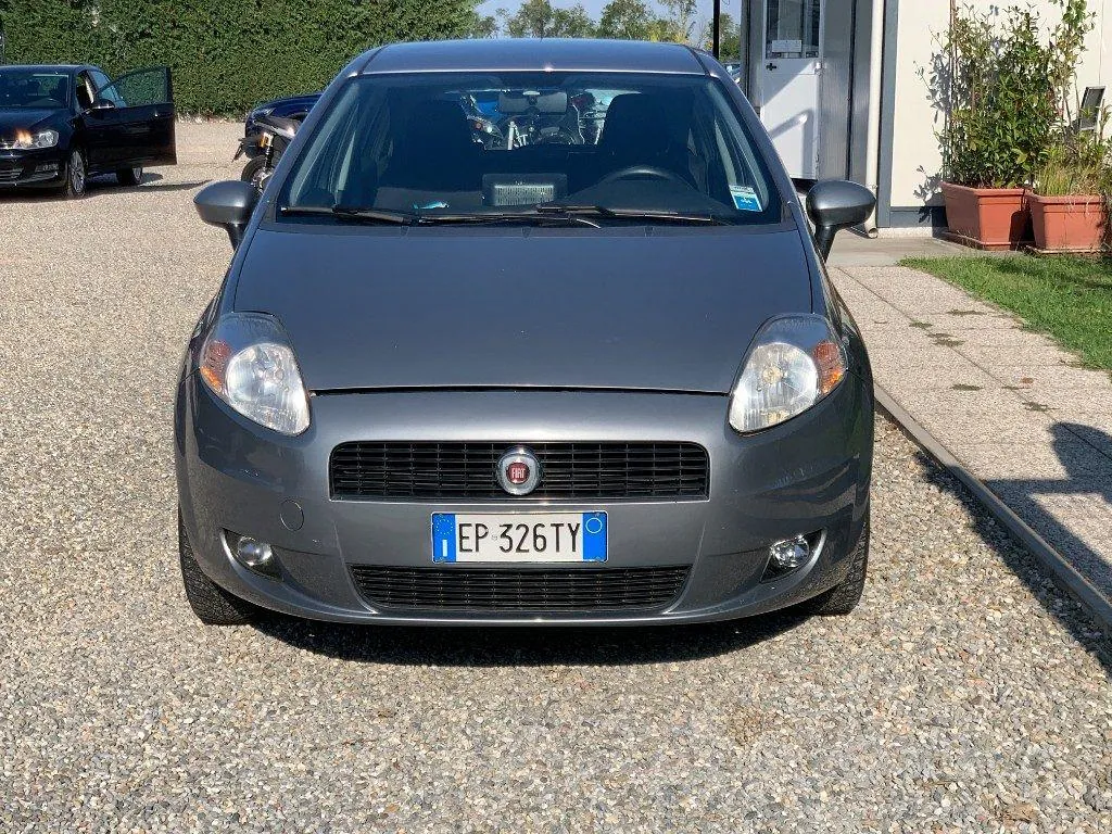 Fiat Punto 2013 photo 2