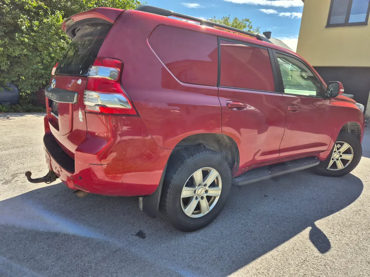 Toyota Land Cruiser 2016 photo 3