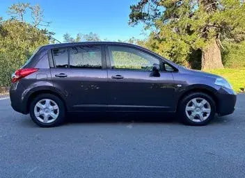 Nissan Tiida 2009 photo 5