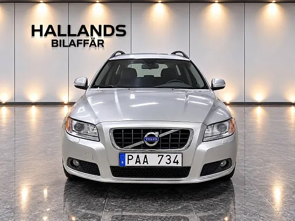 Volvo V70 2010 photo 2