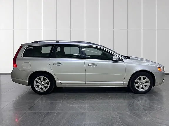 Volvo V70 2010 photo 4