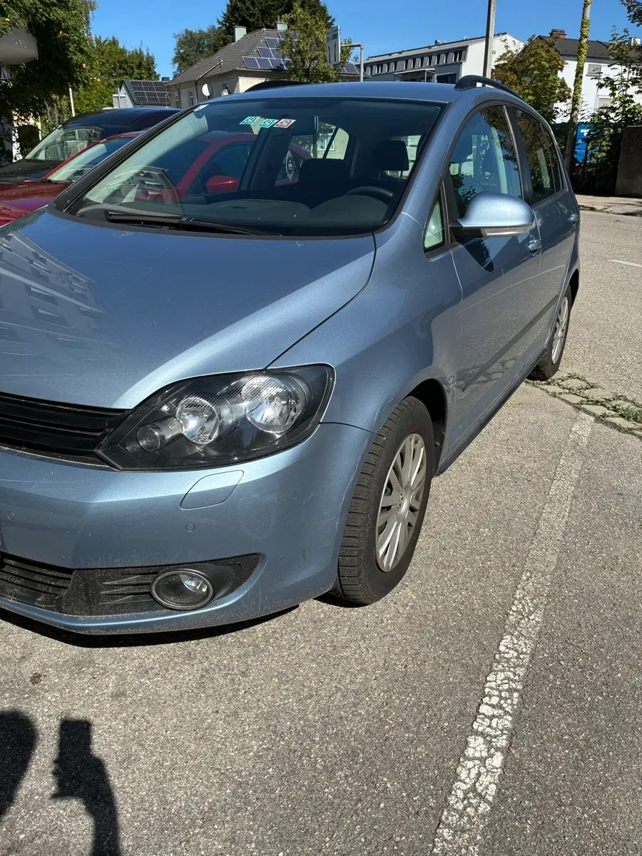 Volkswagen Golf 2011 photo 3