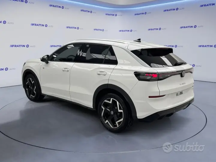 Volkswagen T-Roc 2026 photo 2