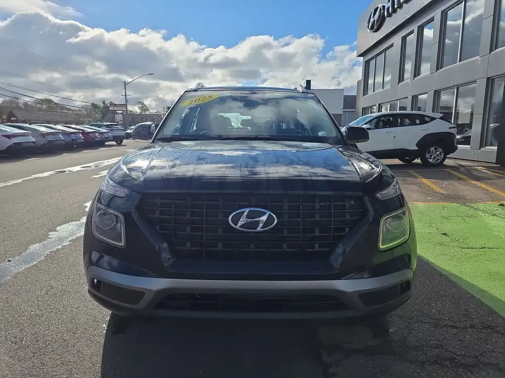 Hyundai Venue 2025 photo 2