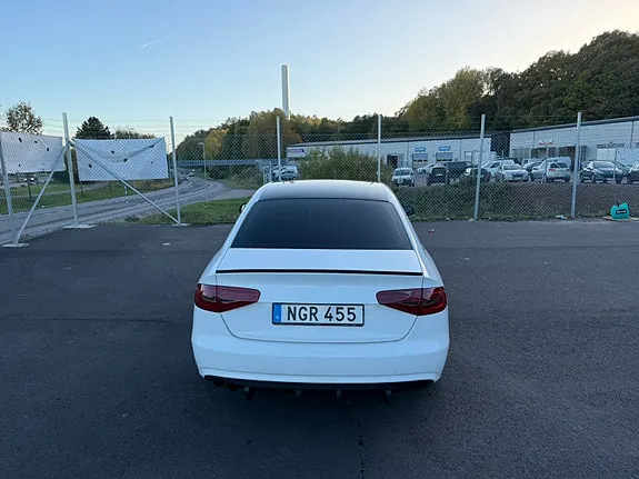Audi A4 2013 photo 5