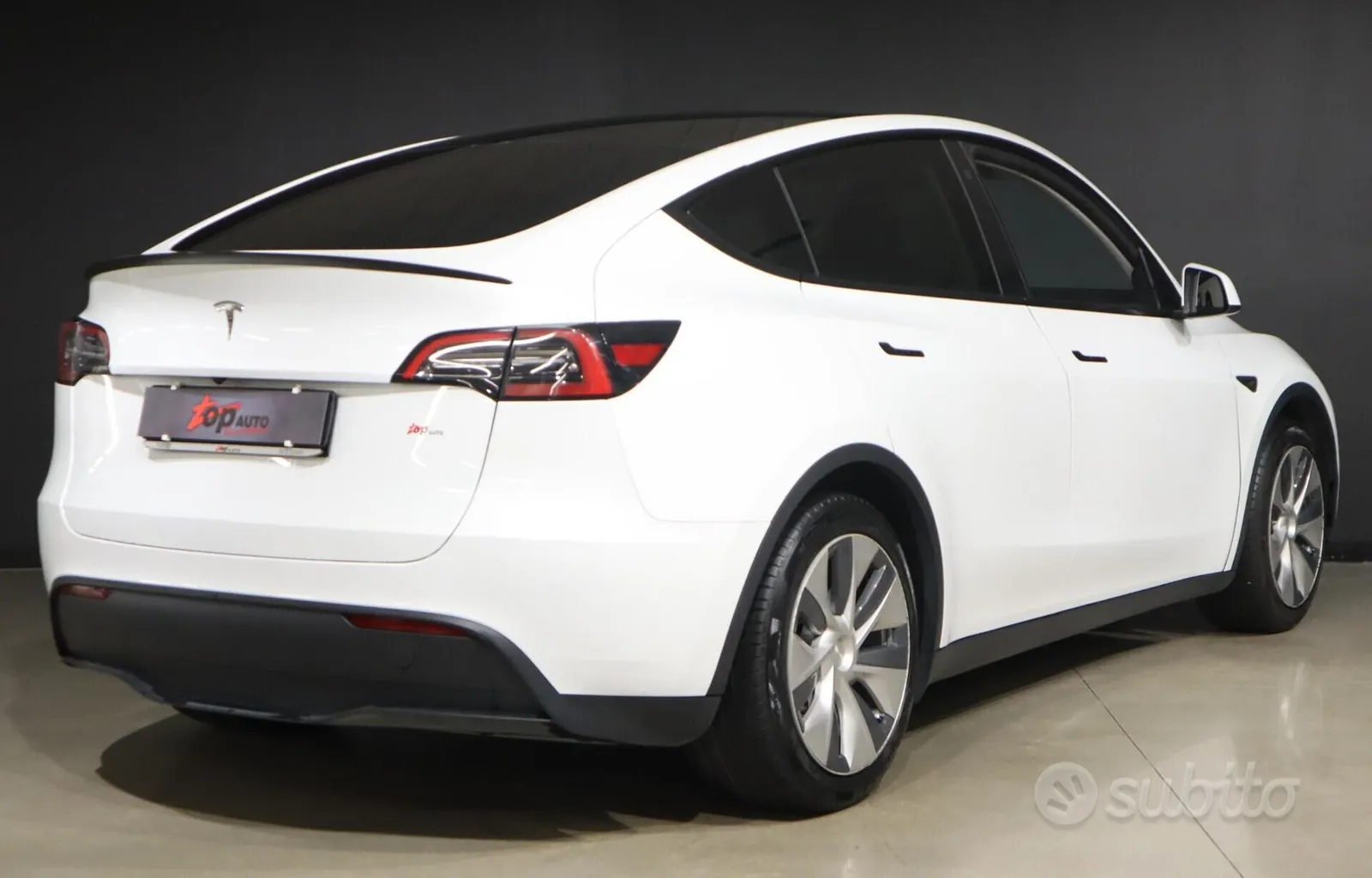 Tesla Model Y 2022 photo 2