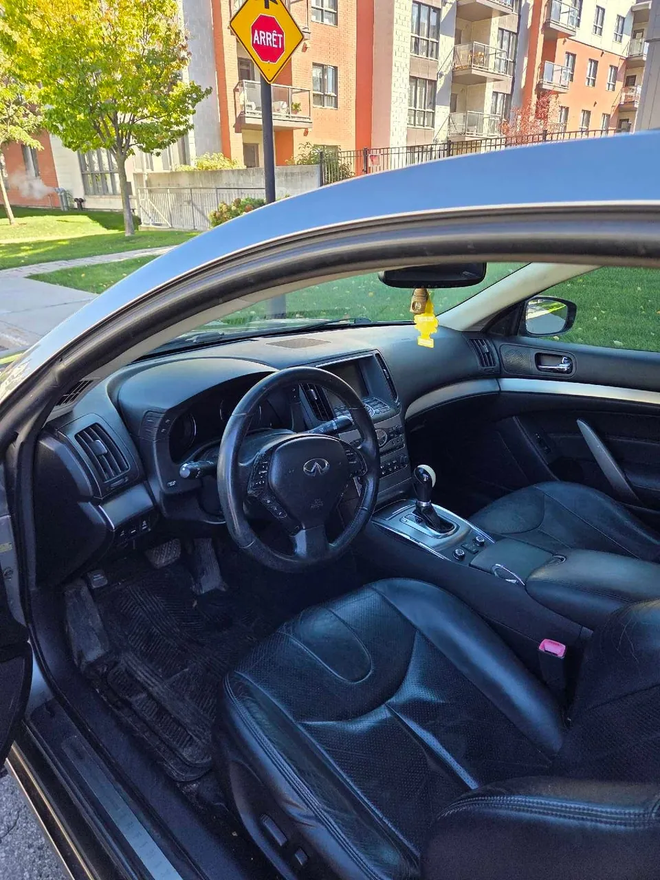 Infiniti G37X 2010 photo 4