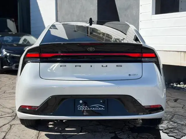 Toyota Prius 2023 photo 4