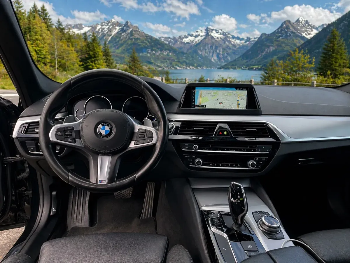 BMW 5 Series 2017 photo 2