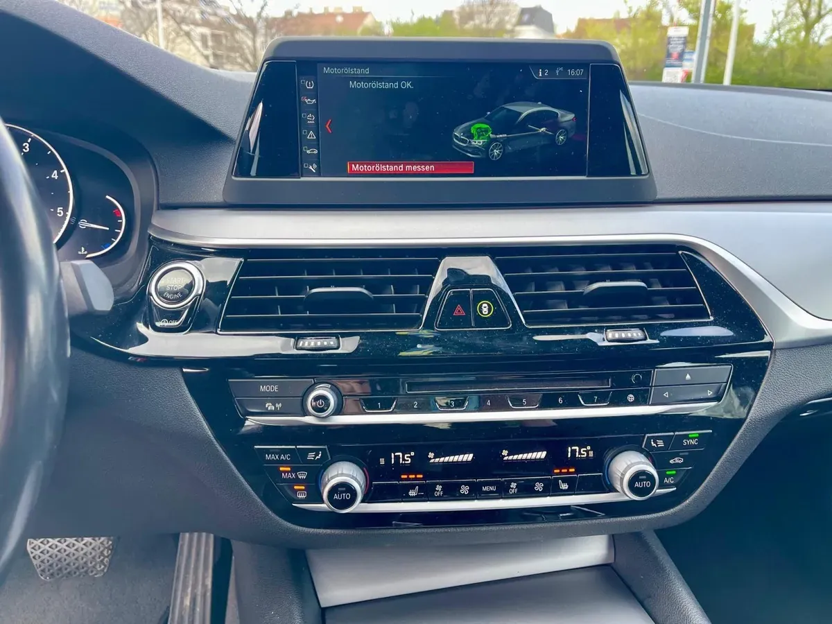 BMW 5 Series 2017 photo 3