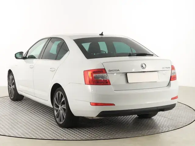 Skoda Octavia 2015 photo 3