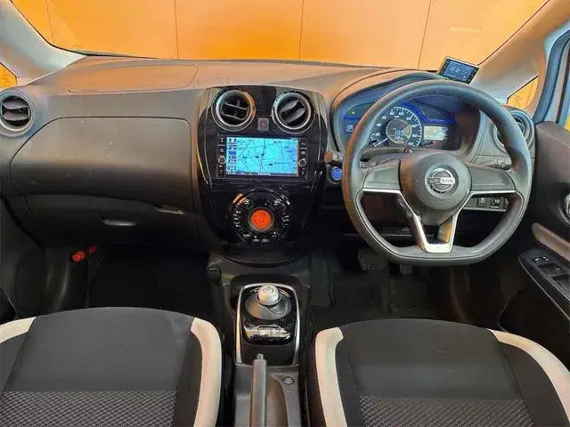 Nissan Note 2018 photo 5