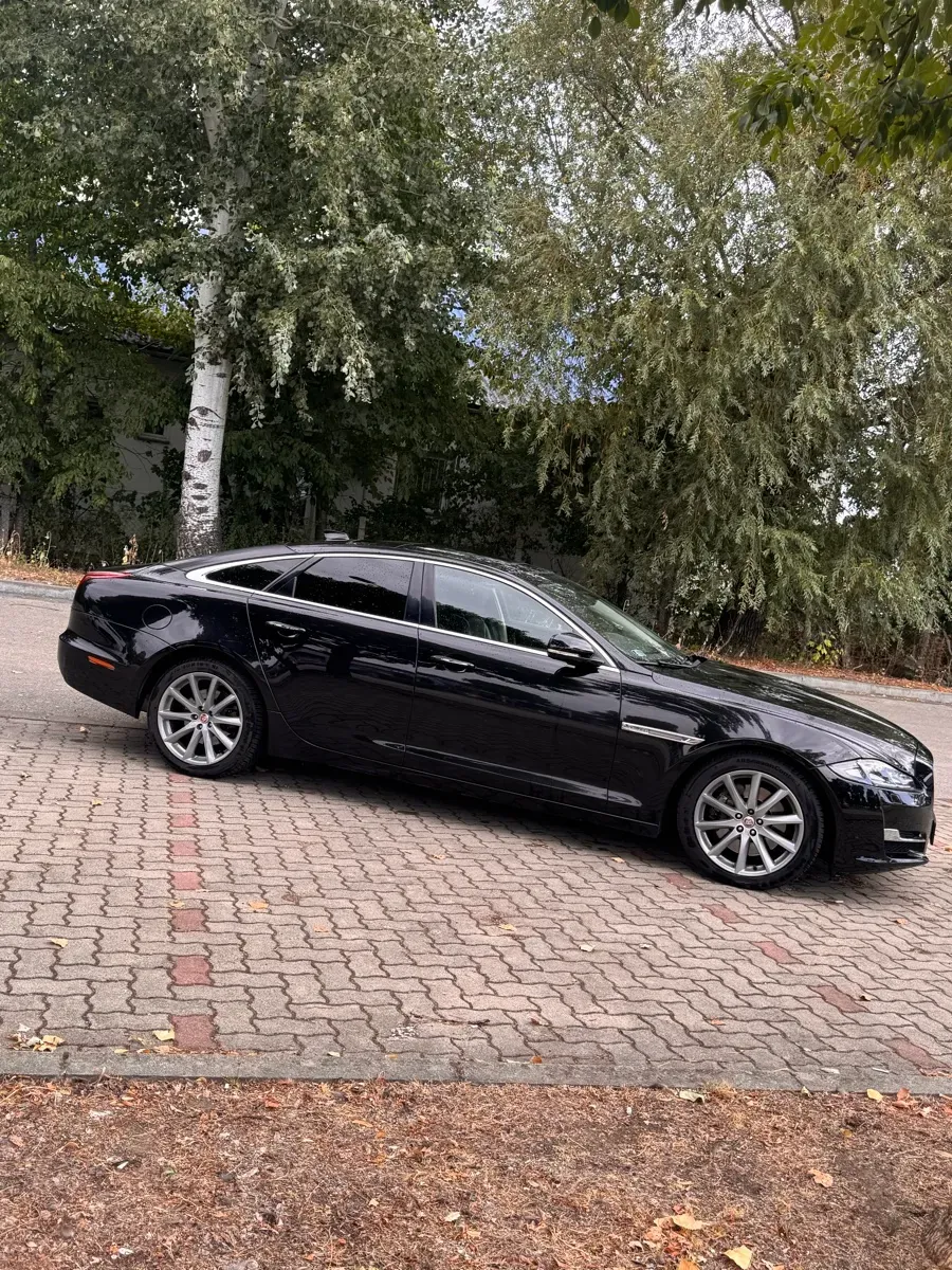 Jaguar Xj 2016 photo 2