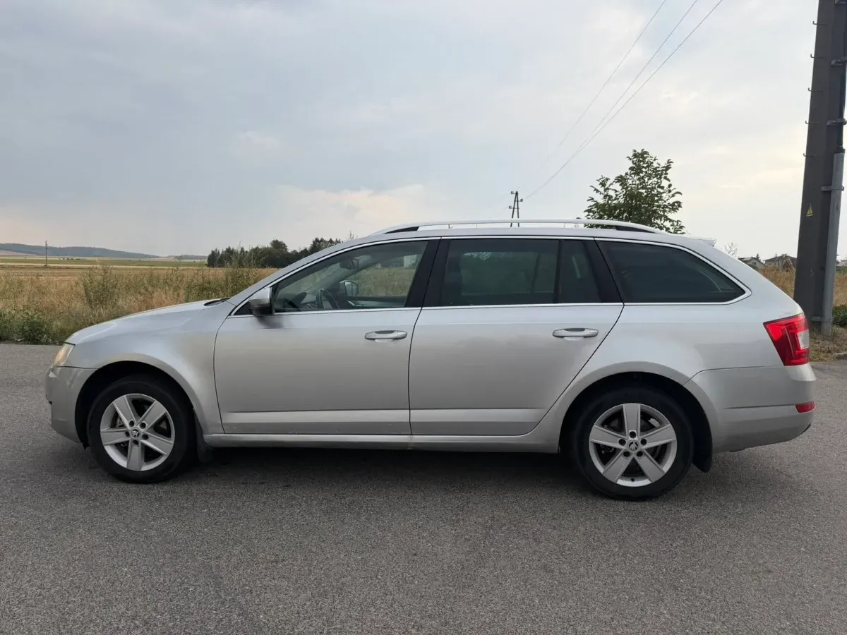 Skoda Octavia 2013 photo 2