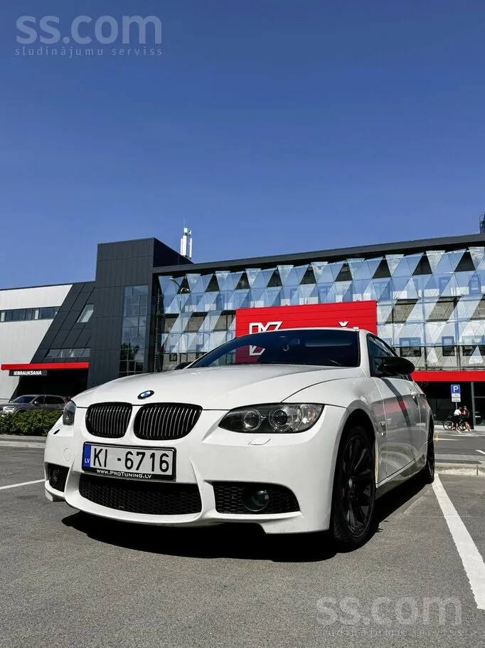 BMW 320 2009 photo 4