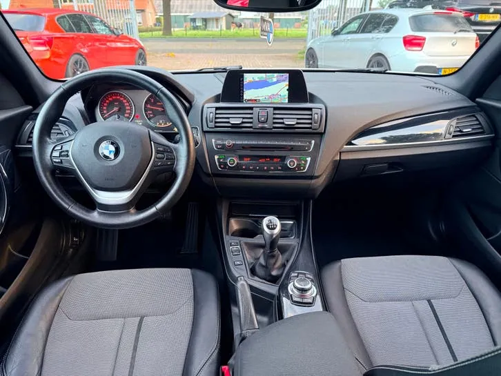 BMW 1 Series 2012 photo 2