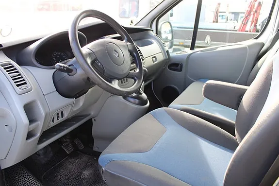 Renault Trafic 2014 photo 3