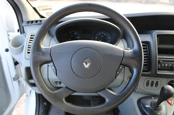 Renault Trafic 2014 photo 4