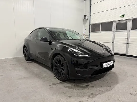 Tesla Model Y 2023 photo 4