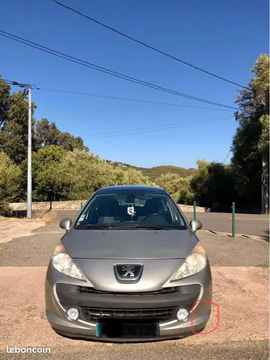 Peugeot 207 2008 photo 3