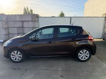 Peugeot 208 2013 photo 2