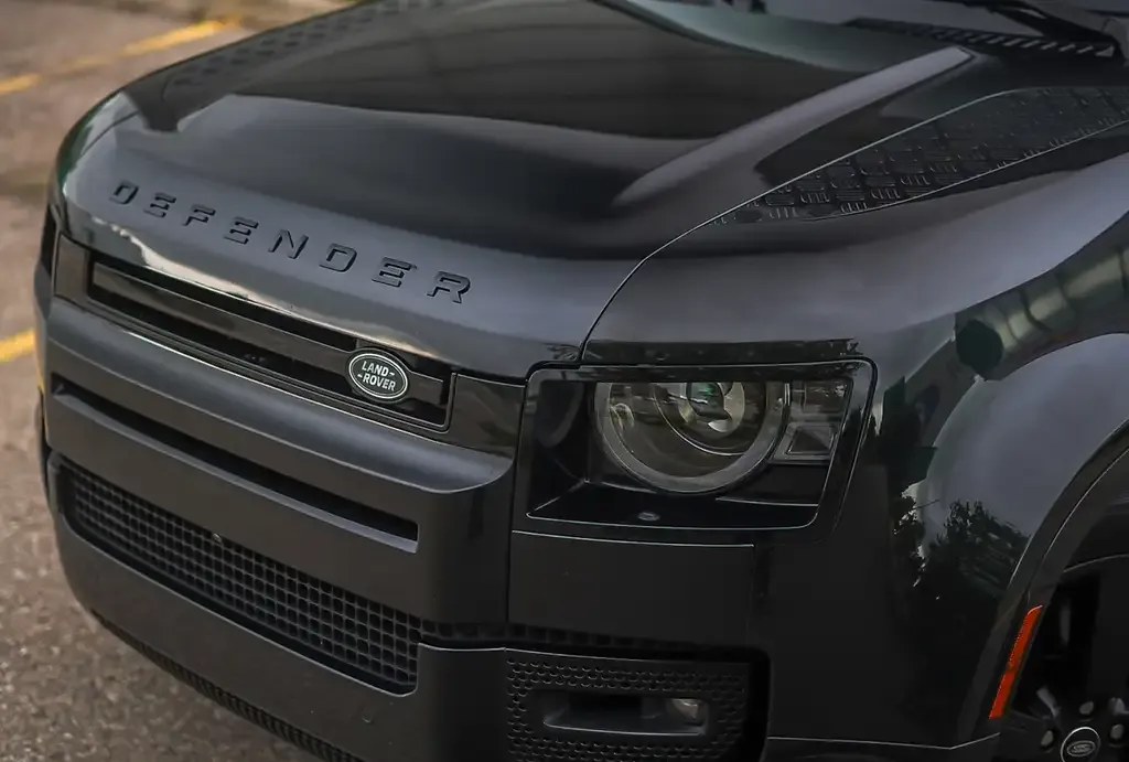Land Rover Defender 2022 photo 2