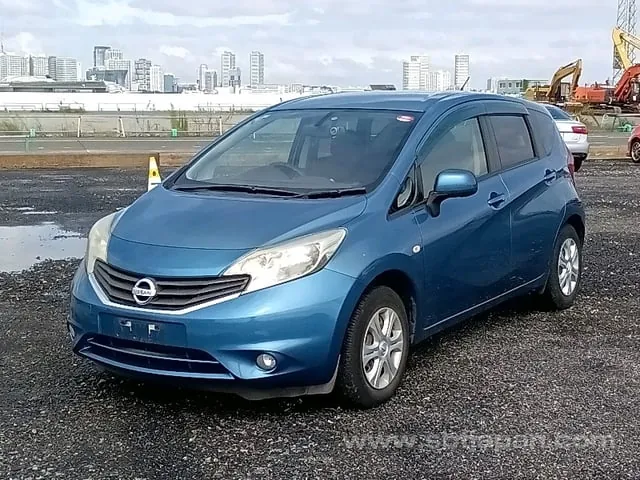 Nissan Note 2014 photo 2