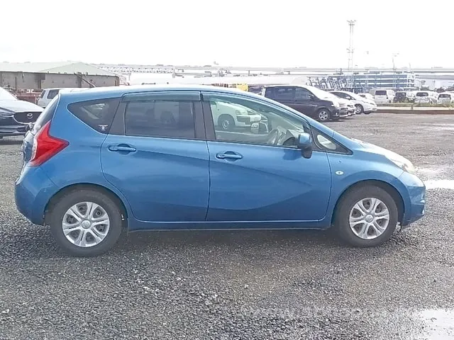 Nissan Note 2014 photo 5