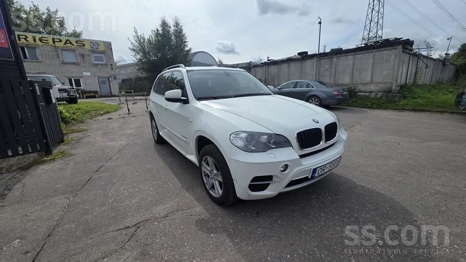 BMW X5 2011 photo 2