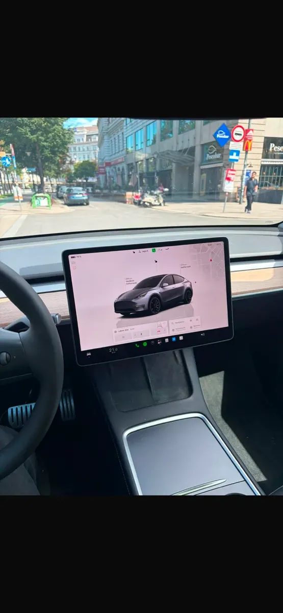 Tesla Model Y 2024 photo 3