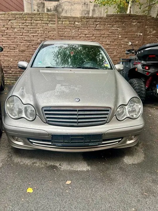 Mercedes-Benz C200