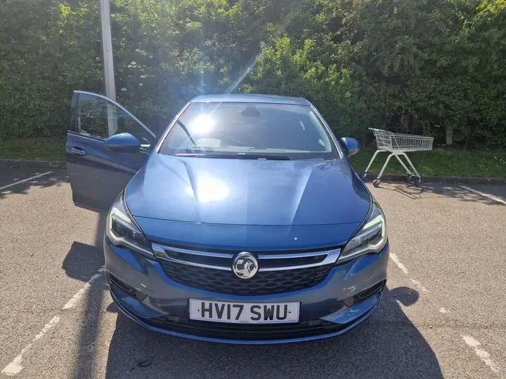 Vauxhall Astra 2017 photo 2