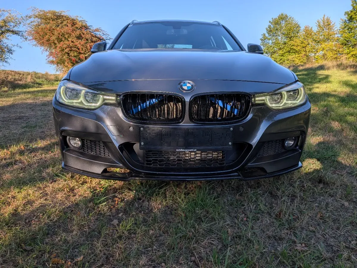 BMW 3 Series 2018 photo 2