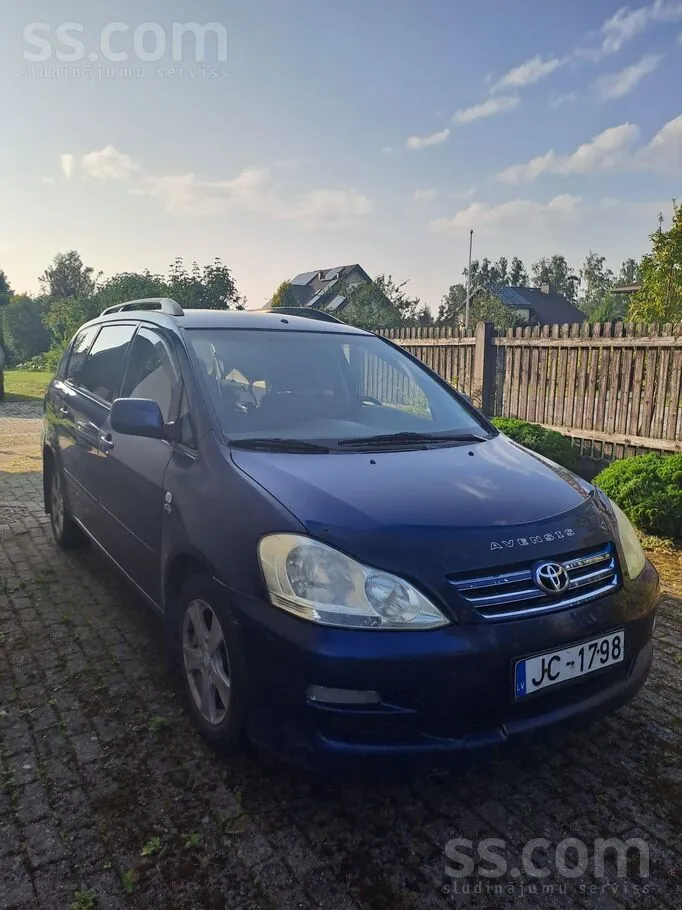 Toyota Avensis Verso
