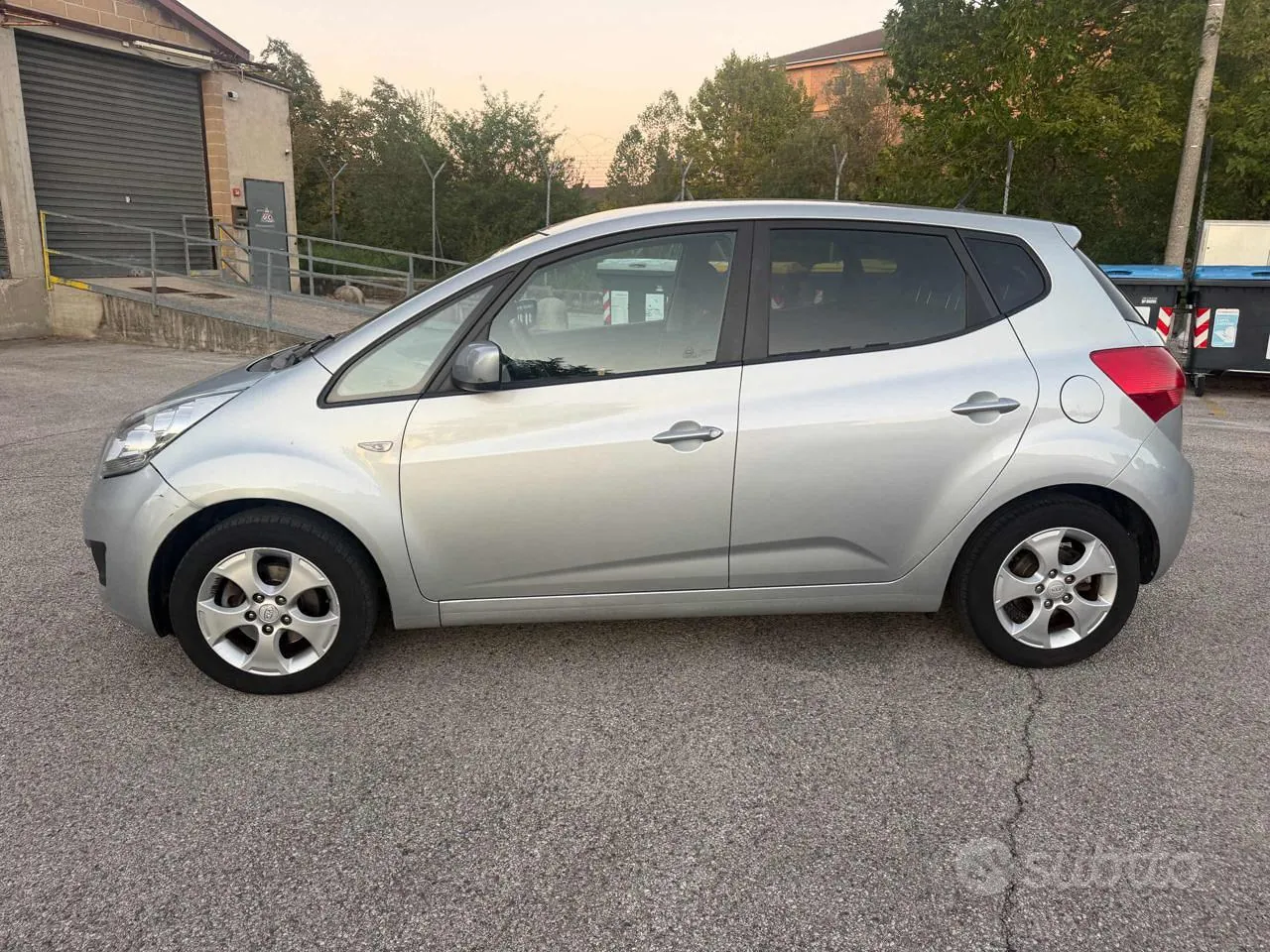 Kia Venga 2010 photo 5