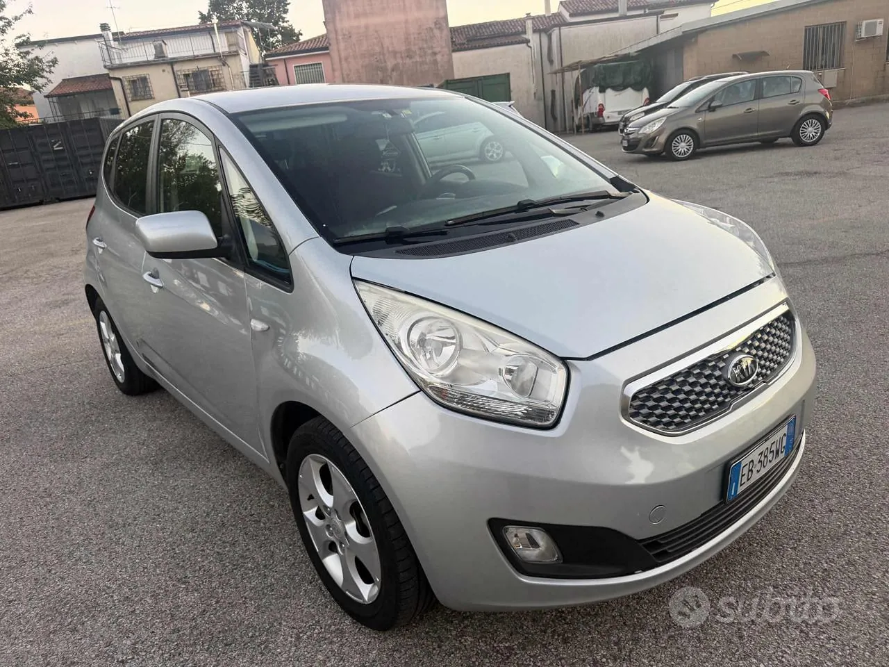 Kia Venga 2010 photo 4