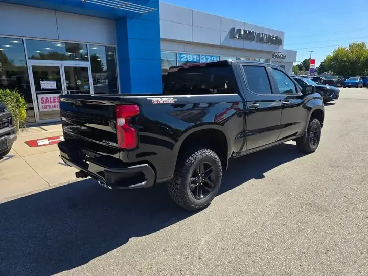 Chevrolet Silverado 1500 2026 photo 3