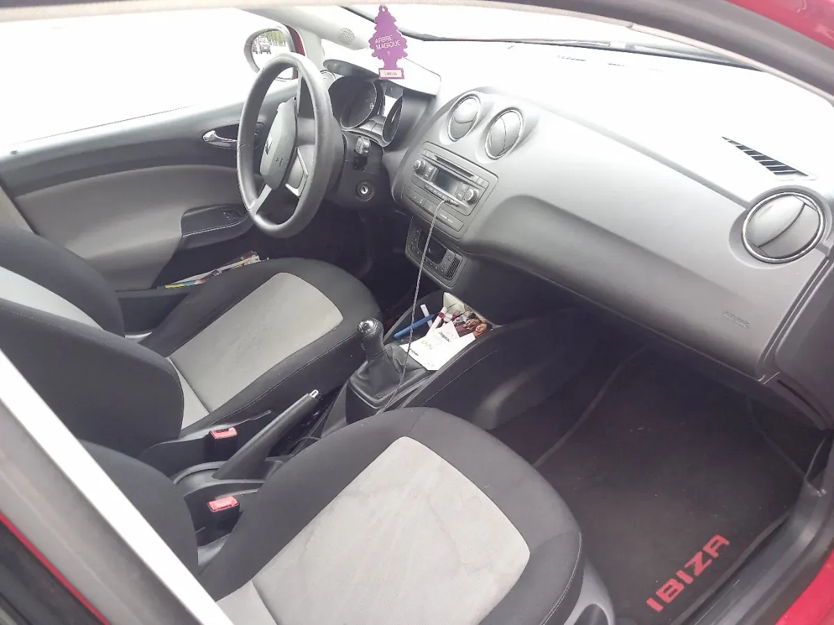 Seat Ibiza 2015 photo 3