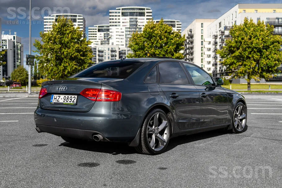 Audi A4 2009 photo 4