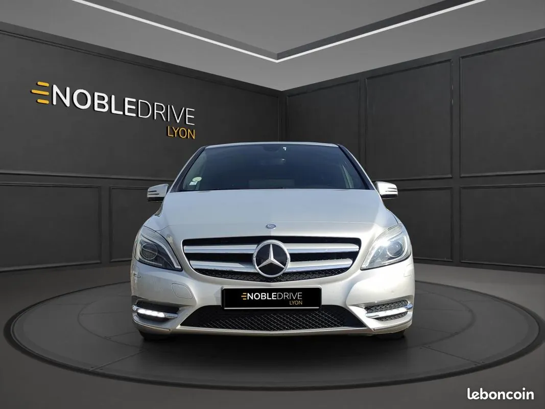 Mercedes-Benz B-Class 2013 photo 2