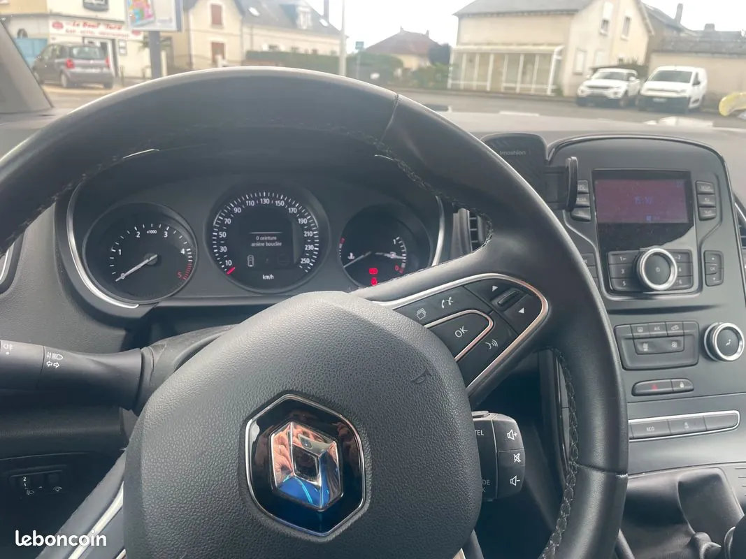 Renault Grand Scenic 2019 photo 3