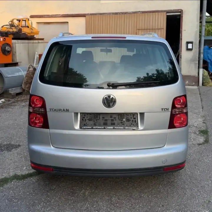 Volkswagen Touran 2007 photo 3