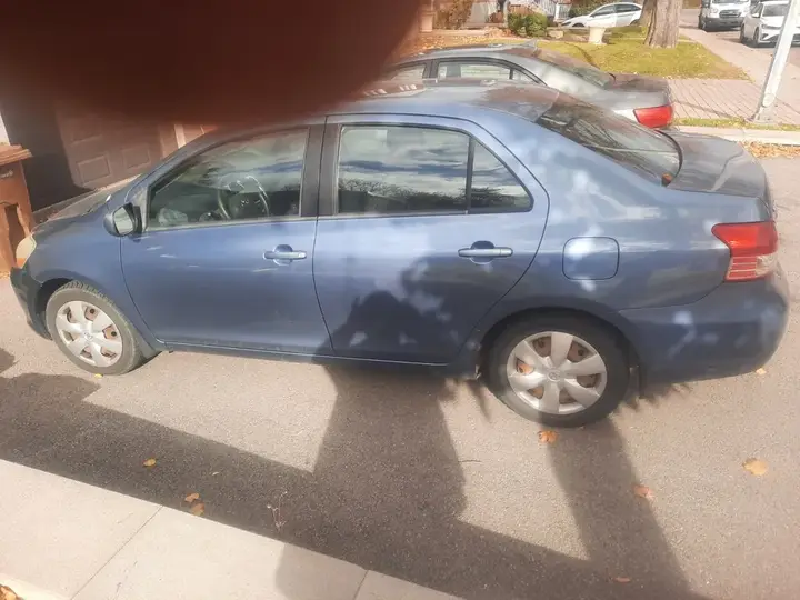 Toyota Yaris 2007 photo 2