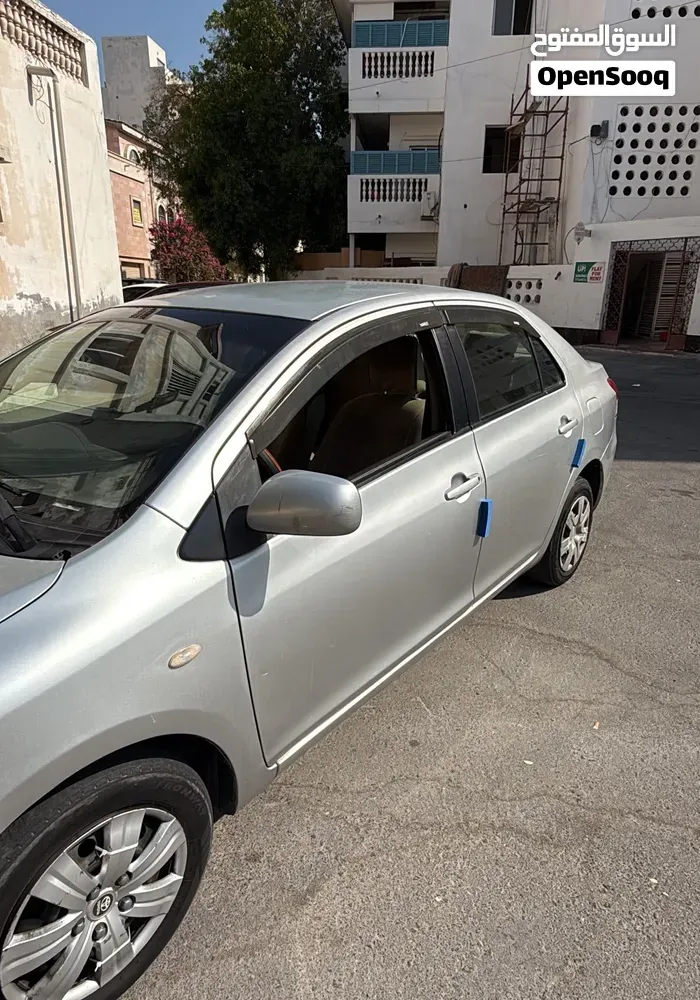 Toyota Yaris 2010 photo 3